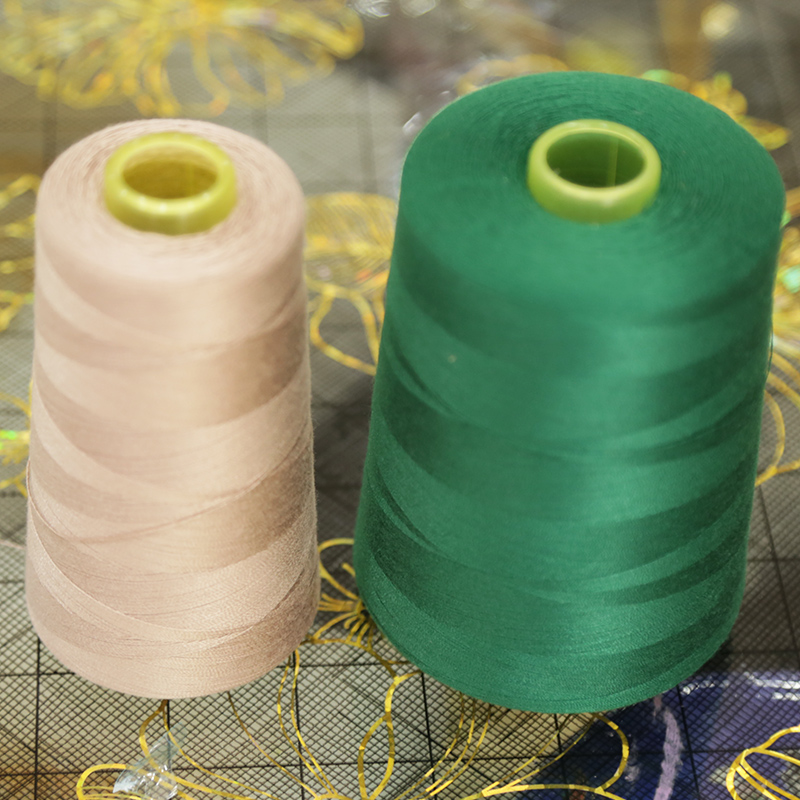 Оригинальная нить для шитья Liuqing высокой скорости 402 для квилтинга экологически чистая 8000 ярдов полиэстер для одежды