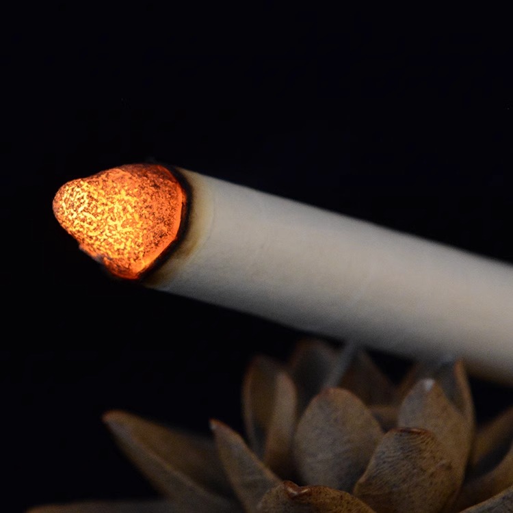 Моксотерапия: натуральные палочки и рулоны из полыни для домашнего использования, аутентичная пятилетняя и десятилетняя положенная полынь