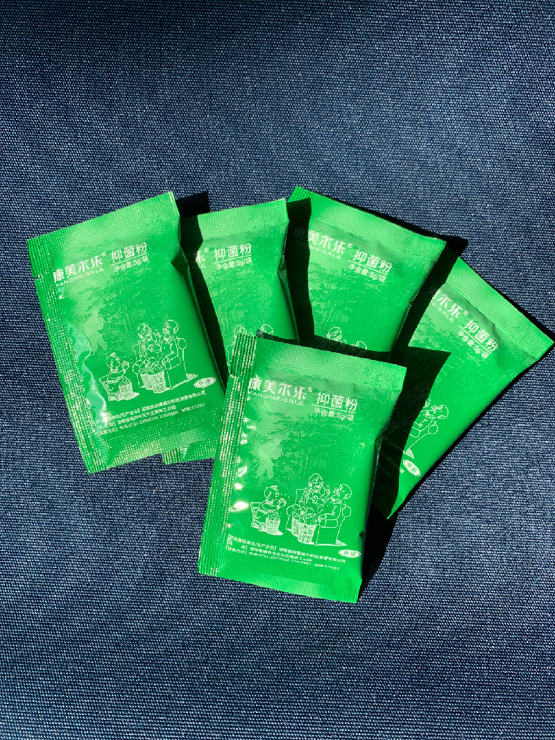 Официальный магазин Kangmeierle Зеленый антибактериальный порошок для ванночек для ног 5 пакетов Оригинальный порошок для ног с запахом для шелушения и трещин