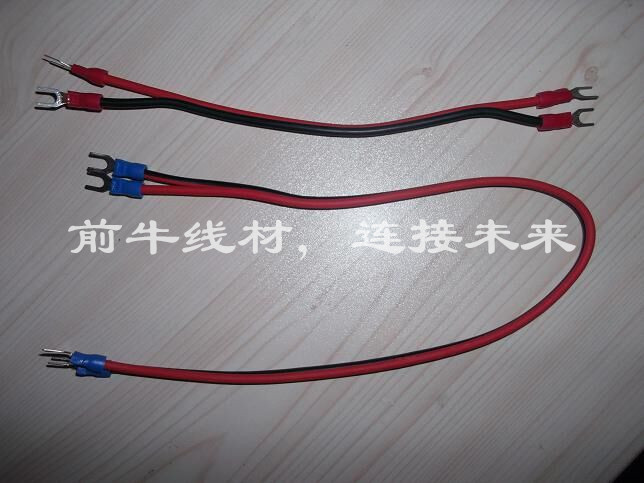 LED рекламный экран с бегущей строкой, монохромный модуль P10 с параллельным красно-черным кабелем питания и клеммами