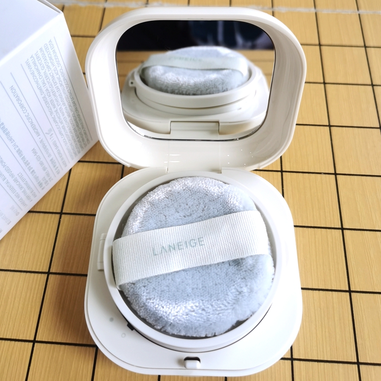 Пудра-эссенция для мягкого фокуса Laneige New Glow, рассыпчатая фиксирующая пудра 7г, стойкий контроль масла, увлажнение, консилер, легкий контуринг