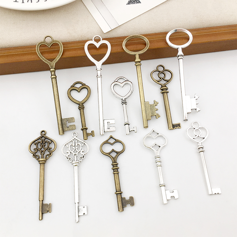 Set of 5 ZAKKA Vintage Handmade DIY Alloy Antique Copper Key Accessories for Wedding and Lover