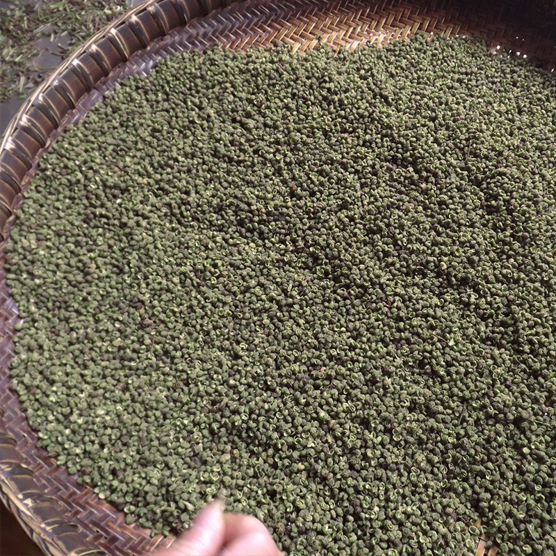 Новый урожай 2024 года Сычуаньский зеленый перец Цзиньян сухой ма-перец 50г, специальный чайный перец Юньнани, особый ароматный и пряный перец, отборные гранулы
