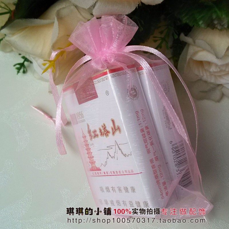 Маленькие и большие мешочки из плотной сетки красного, розового и других цветов без рисунка для конфет, свадебных яиц и подарков