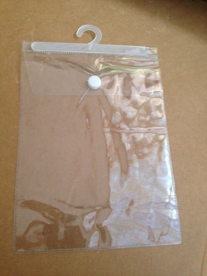 Производитель изготовляет на заказ ПВХ пакеты с крючком, ПВХ упаковочные пакеты, пакеты с кнопками, пакеты с крючком для вышивки крестом, ПВХ пакеты