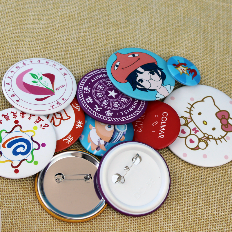 Индивидуальные металлические значки из жести, булавки, значки с улыбкой, памятные школьные и классные эмблемы