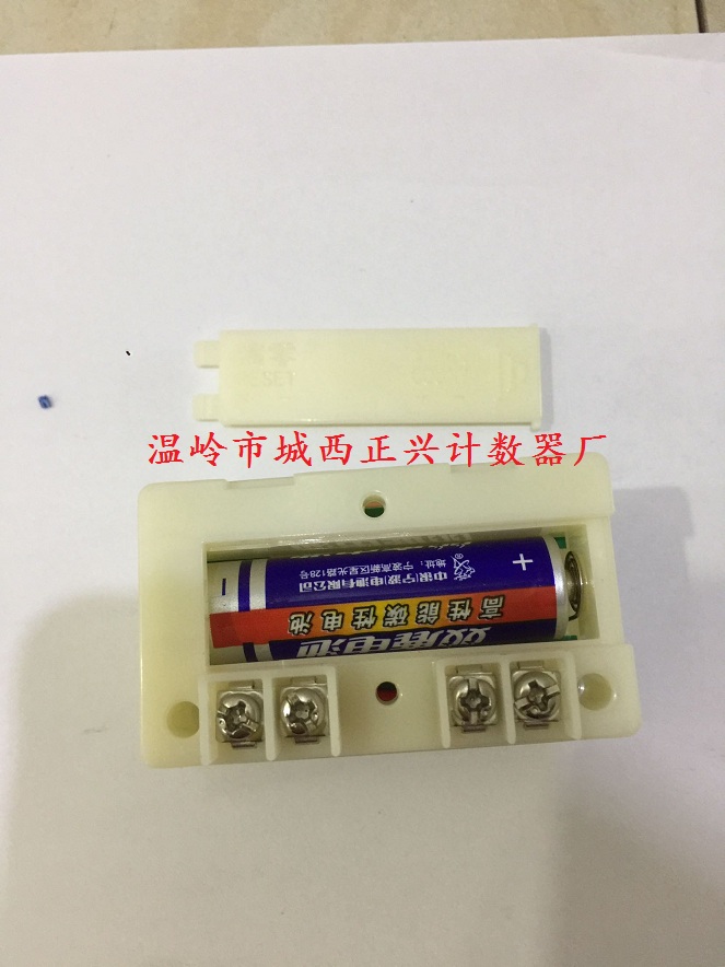 Электронный счетчик с цифровым дисплеем для прессового станка с магнитным сенсорным выключателем и сильным магнитом: замена механического счетчика с тяговым приводом