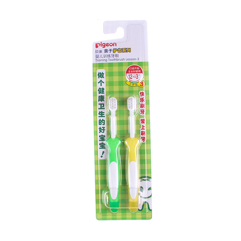 Детская тренировочная зубная щетка Pigeon 2 шт. 12M+ модель 10852 для детей от 1 года