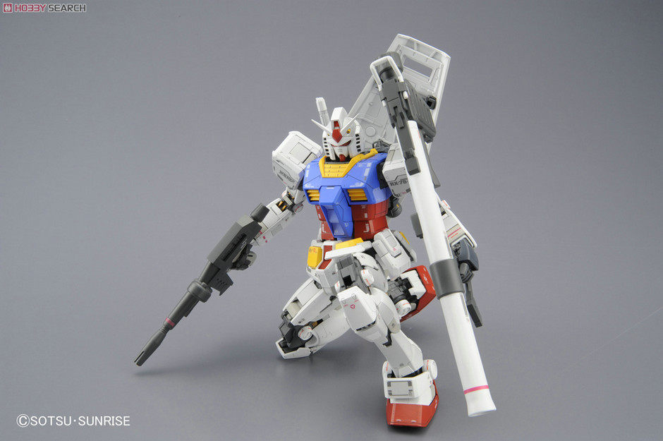 В наличии Bandai MG RX-78-2 Оригинальный Gundam Версия 3.0 из «Первому игроку приготовиться»