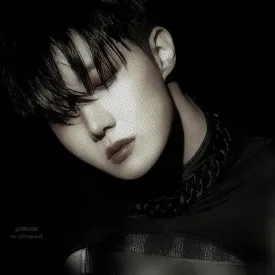 Logo ૭    ִ    ⁽   nom   ⁾